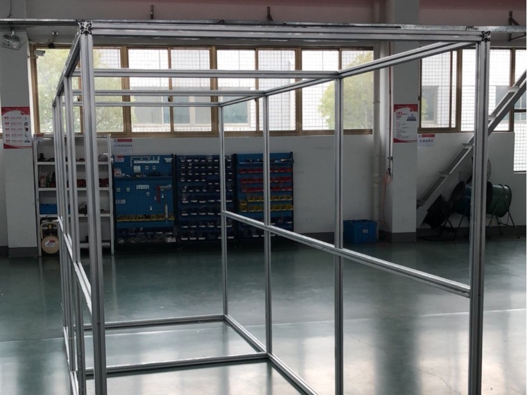 澳宏為您解答：用工業鋁型材搭建無塵室潔凈棚隔斷需要用到哪些配件？