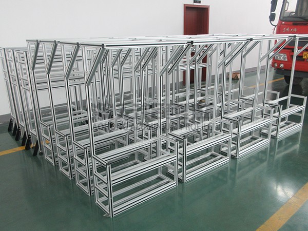 23 鋁型材機架擋板安裝
