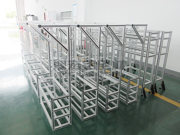 13 鋁型材與焊接機架