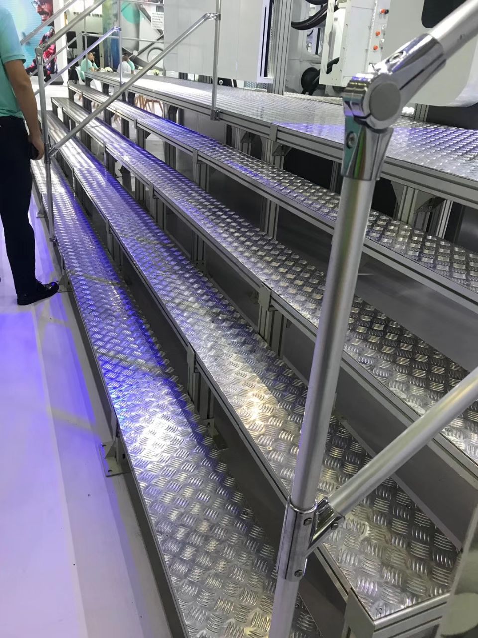 鋁型材橋架踏步 鋁型材橋架踏步